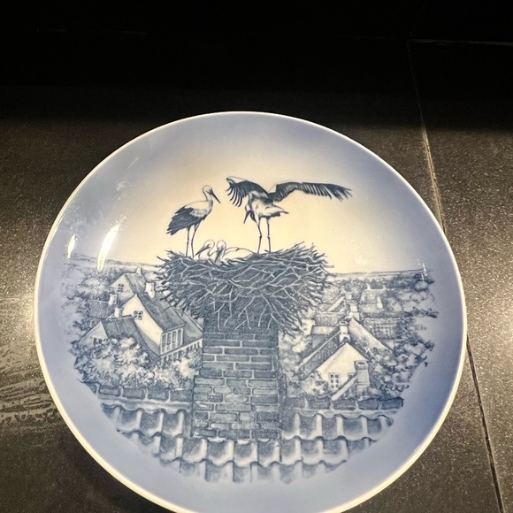 1974 Royal Copenhagen "Storkerede" plate - Picture 2 of 3
